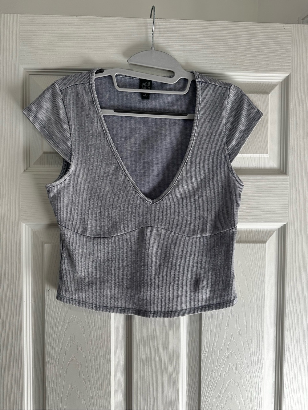 Women's Ribbed V-Neck Crop Top in Light lavender